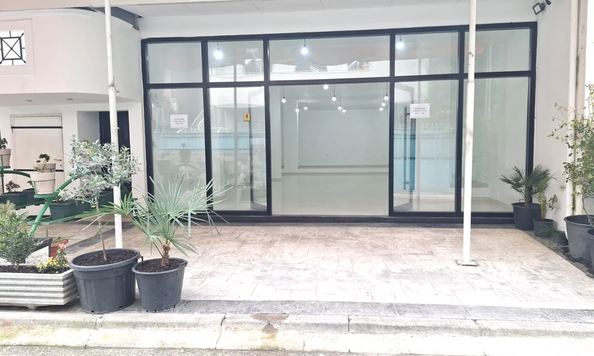 Jepet me qera ambient bisnesi tek 5 Maji, Ne krahe te qendres Concord!