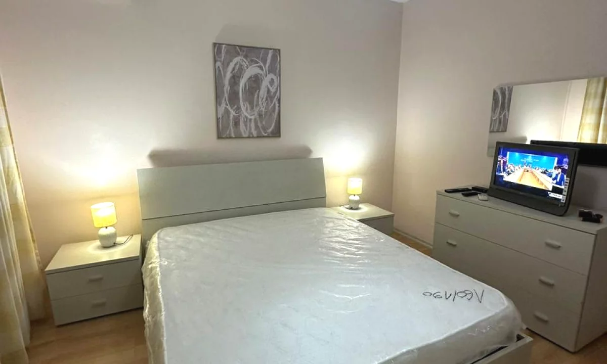 Shtepi me qera Apartament ne Tirane, 2+1, Mobilimi E mobiluar, Pagesa 650  Euro.