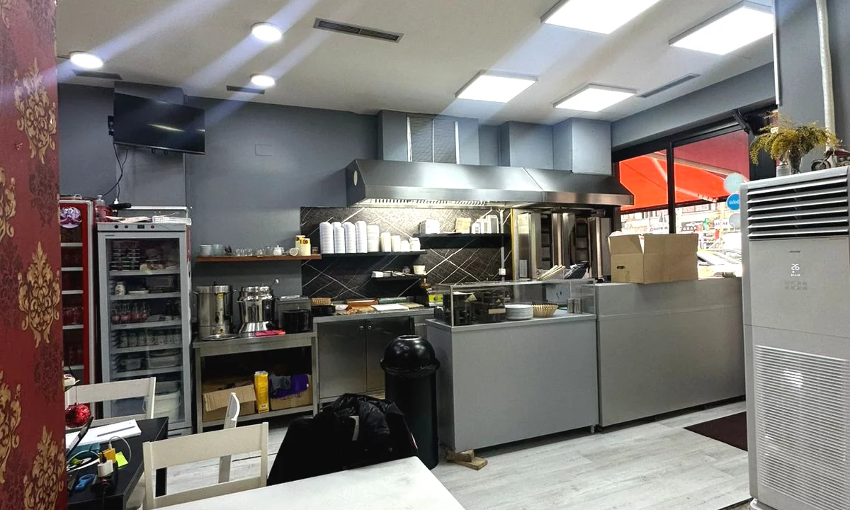 Jepet me qera ambjent tek 21 Dhjetori 6100Euro!