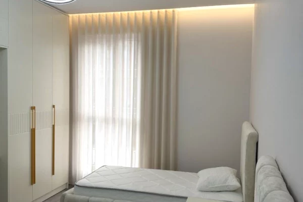 Shtepi me qera Apartament ne Tirane, 2+1, Mobilimi E mobiluar, Pagesa 930  Euro.