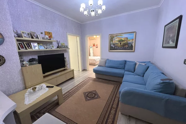 Shtepi me qera 2+1 ne Tirane - 55,000 Leke