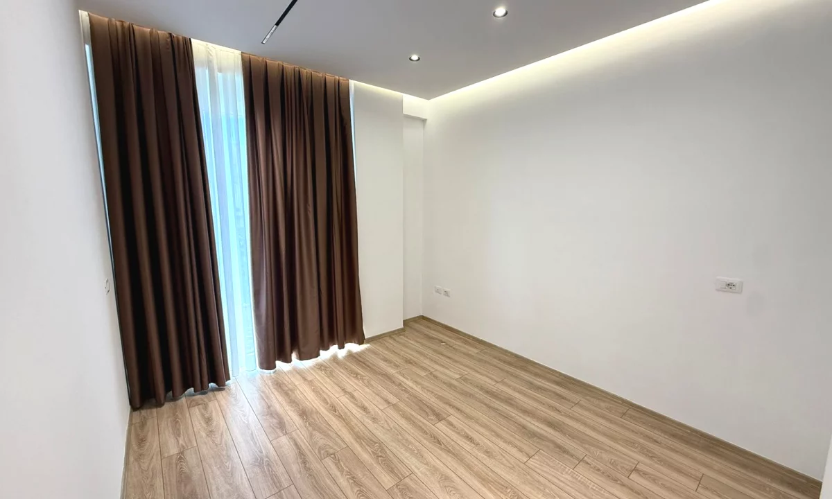 Shtepi me qera Apartament ne Tirane, 2+1, Mobilimi Bosh, pa mobiluar, Pagesa 900  Euro.