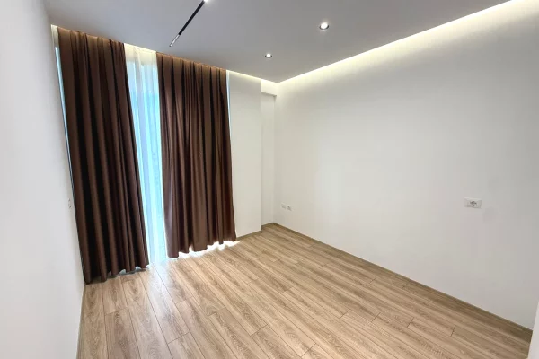 Shtepi me qera 2+1 ne Tirane - 900 Euro