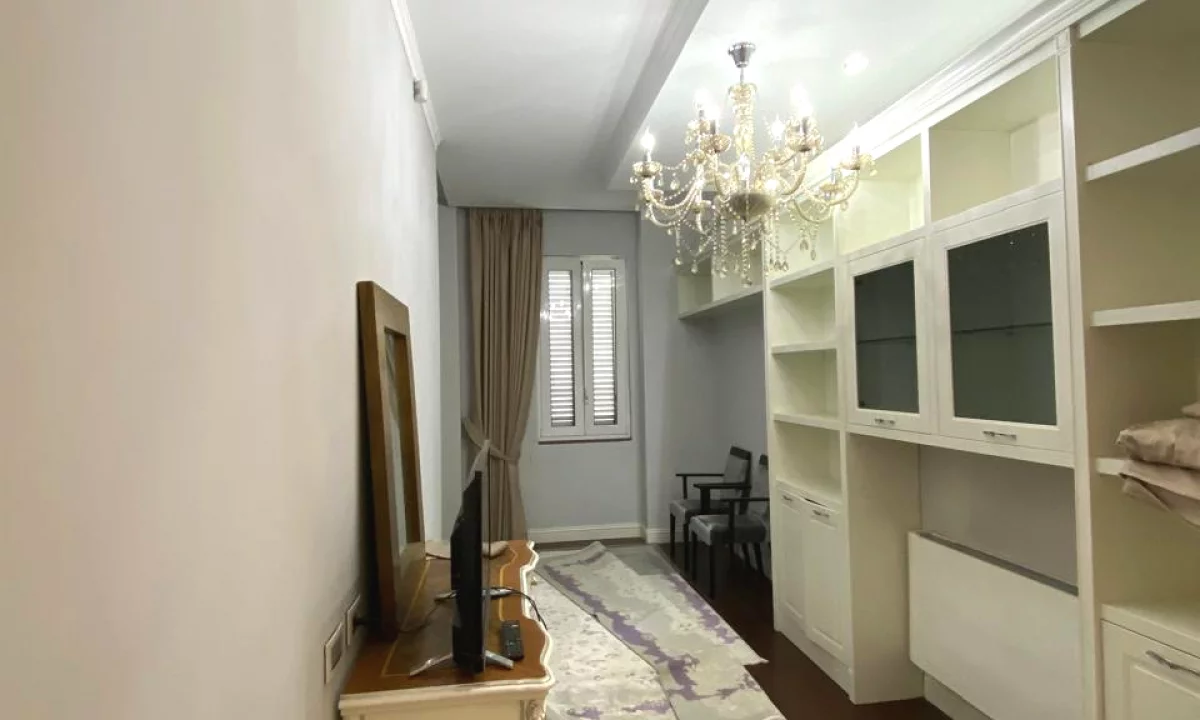 Villa di lusso in vendita a Tirana 4+1, Arredato