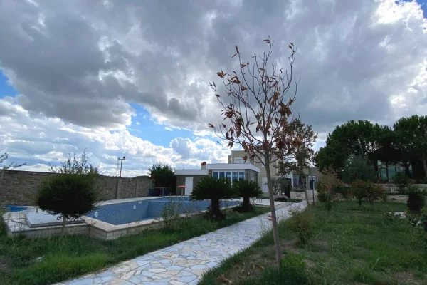 Villa di lusso in vendita a Tirana 4+1, Arredato