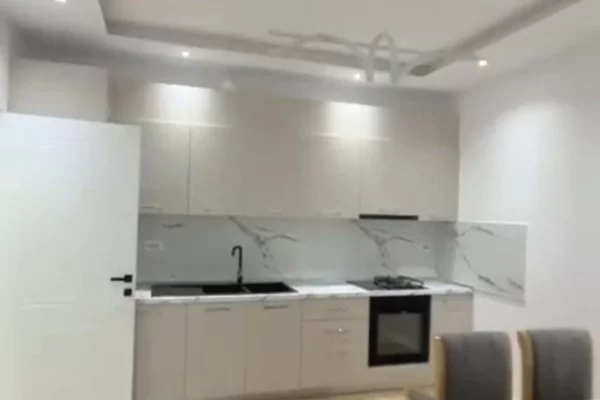 Jepet me qera apartament 2+1 Paskuqan  40.000 leke/ ne muaj!