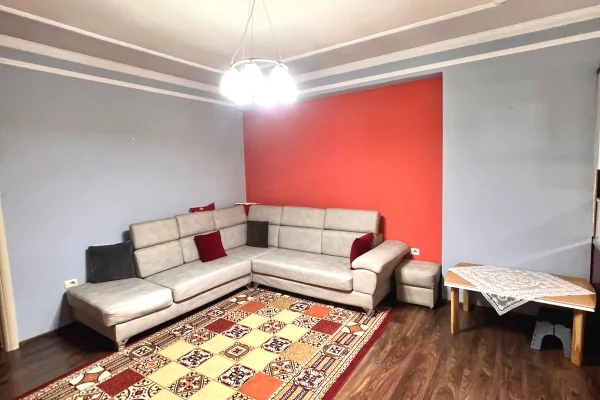 Jepet me qera apartamenti 2+1+2 ne Astir,te Vila L 60.000 Leke(i diskutueshem)