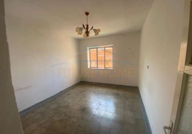 Shtepi ne shitje 2+1 ne Korce - 37,000 Euro