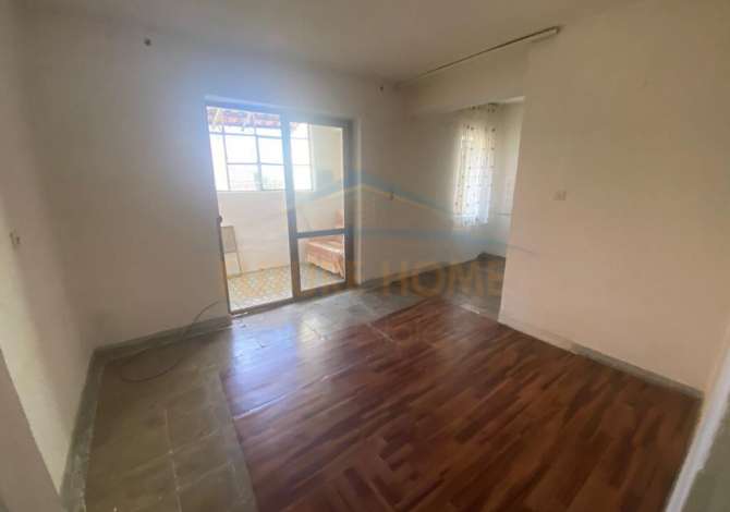 Shtepi ne shitje Apartament ne Korce, 2+1, Mobilimi Bosh, pa mobiluar, Pagesa 37,000  Euro.