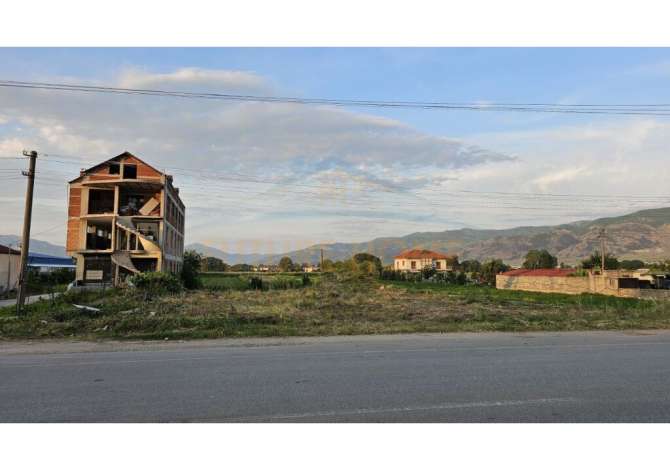 Truall ose Toke  ne Korce - 190,000 Euro