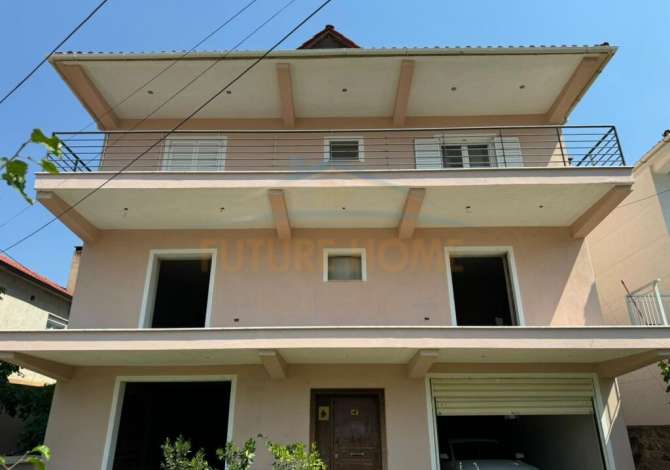 Shtepi ne shitje 7+1 ne Korce - 145,000 Euro