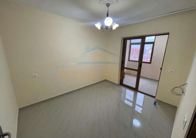 Shtepi ne shitje Apartament ne Korce, 2+1, Mobilimi Bosh, pa mobiluar, Pagesa 36,000  Euro.