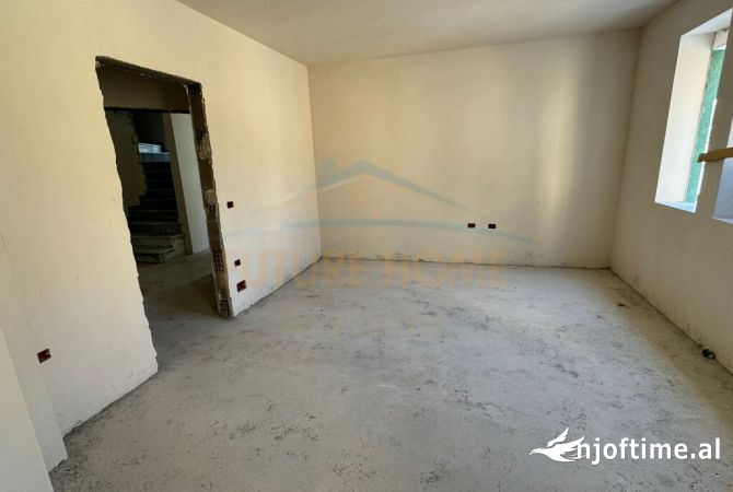 Shtepi ne shitje 1+1 ne Korce - 52,000 Euro