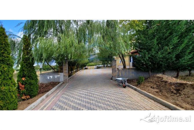 Ambient biznesi ne shitje 5+1 ne Korce - 220,000 Euro