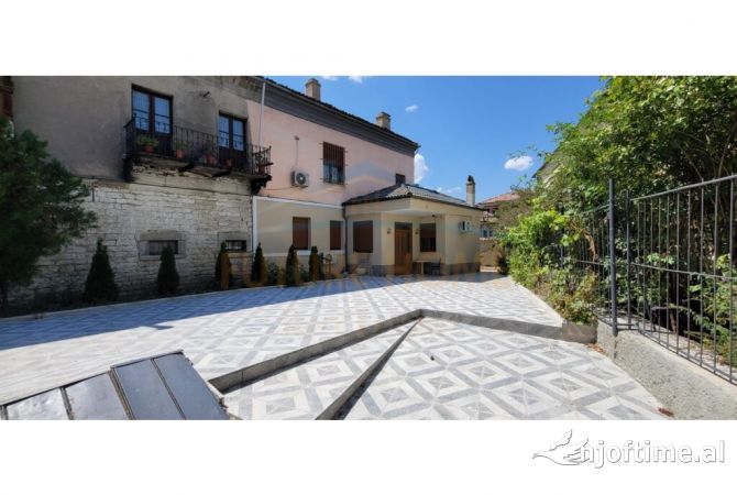 Shtepi me qera 2+1 ne Korce - 600 Euro