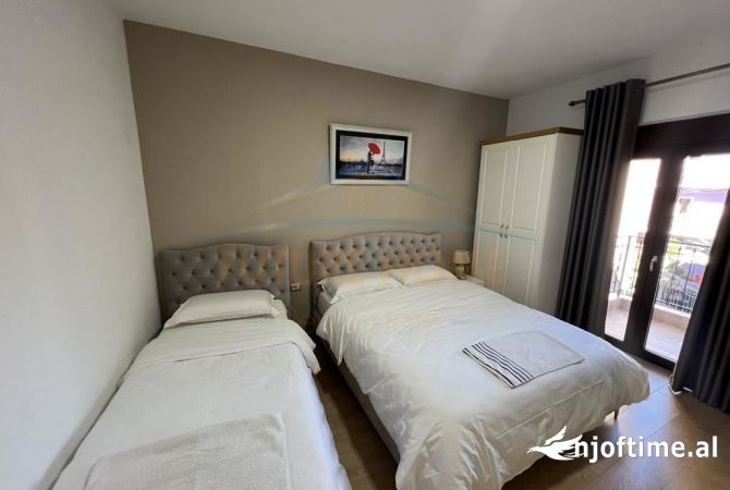 Shitet, Bujtine, prane Pazarit, Korce(KO28070).