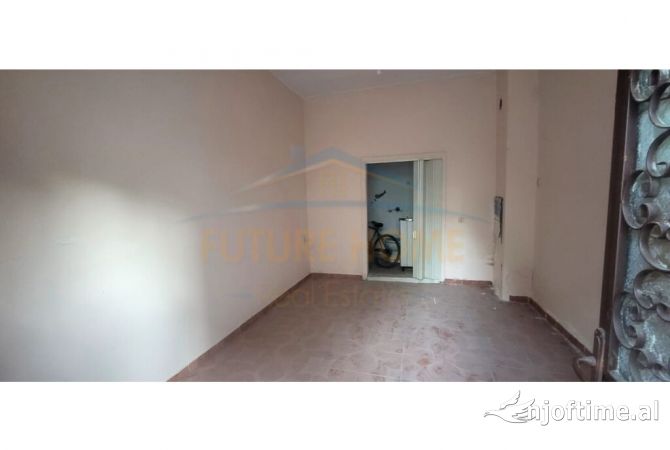 Business Property for Rent 1+1 in Korca - 100 Euro