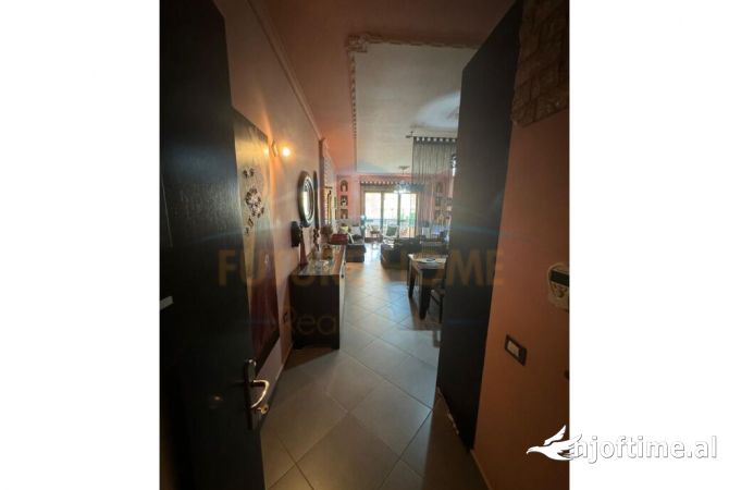 Shtepi ne shitje Apartament ne Korce, 2+1, Mobilimi E mobiluar, Pagesa 112,000  Euro.