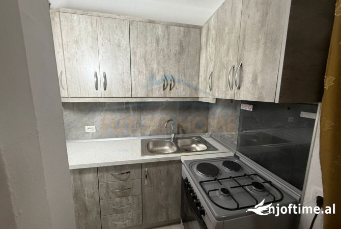 Shtepi me qera Apartament ne Korce, 2+1, Mobilimi E mobiluar, Pagesa 250  Euro.
