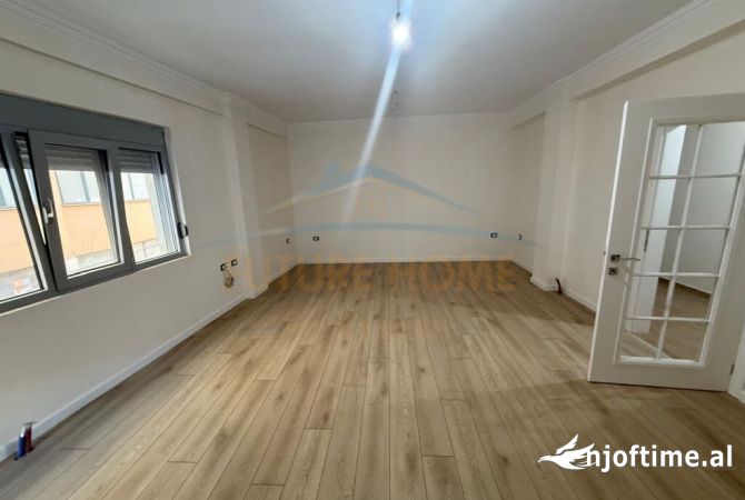 Shtepi me qera 3+1 ne Korce - 300 Euro