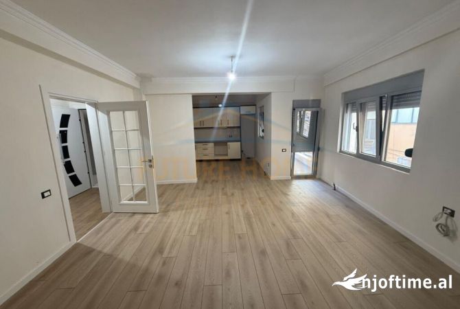 Shtepi me qera 3+1 ne Korce - 300 Euro