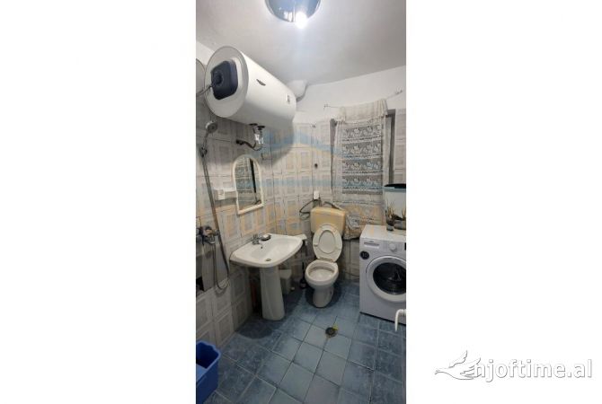 Shtepi ne shitje Apartament ne Korce, 2+1, Mobilimi E mobiluar, Pagesa 43,000  Euro.