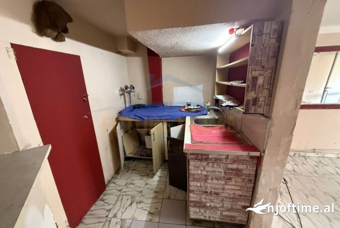 Ambient biznesi ne shitje 1+1 ne Korce - 74,000 Euro