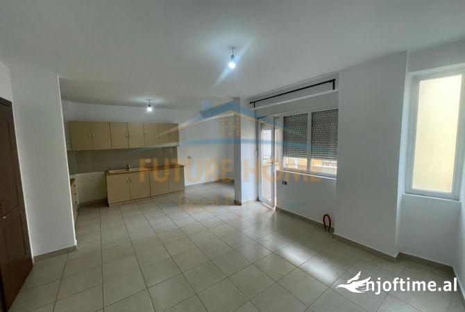 Shtepi me qera 2+1 ne Korce - 300 Euro