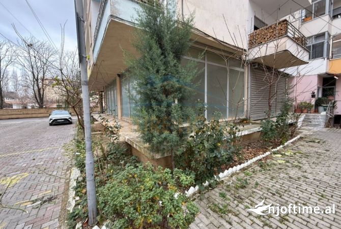 Ambiente Commerciale in Vendita 1+1 a Pogradec - 120,000 Euro