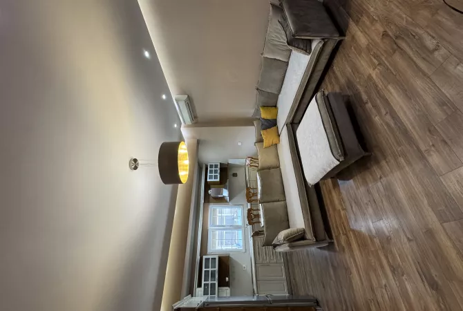 Shtepi me qera Apartament ne Tirane, 2+1, Mobilimi E mobiluar, Pagesa 650  Euro.