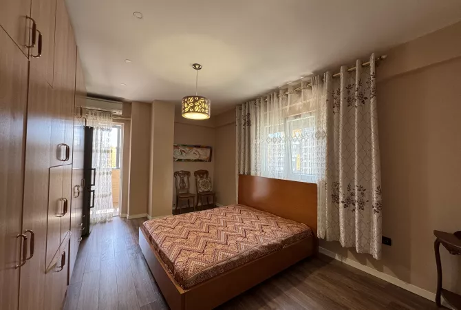 Shtepi me qera Apartament ne Tirane, 2+1, Mobilimi E mobiluar, Pagesa 650  Euro.