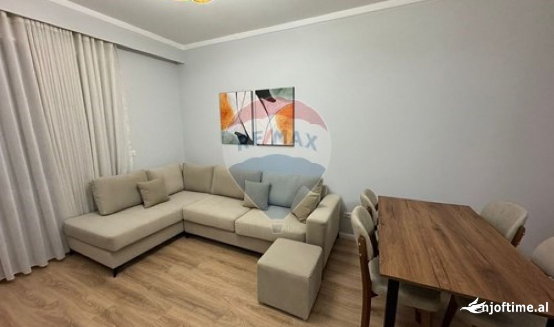 Shtepi me qera Apartament ne Tirane, 2+1, Mobilimi E mobiluar, Pagesa 650  Euro.
