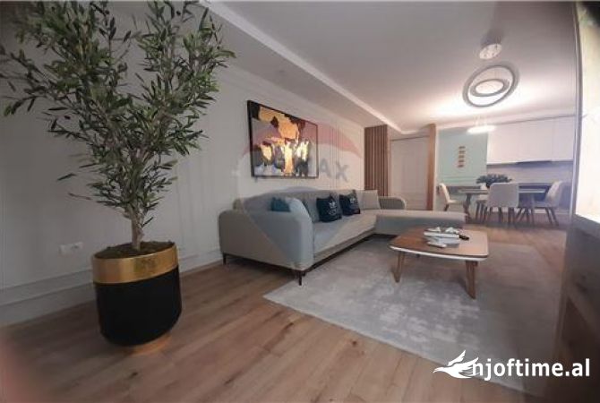 Shtepi me qera 2+1 ne Tirane - 1,000 Euro