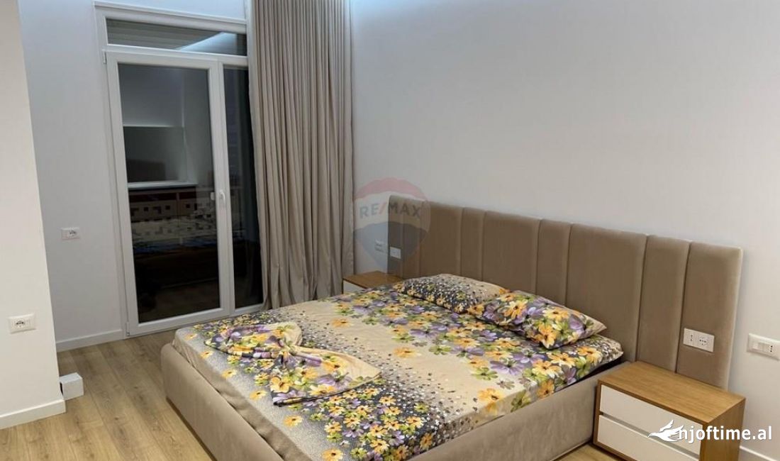 Shtepi me qera Apartament ne Tirane, 2+1, Mobilimi E mobiluar, Pagesa 800  Euro.