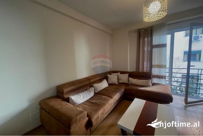 Shtepi me qera 2+1 ne Tirane - 550 Euro