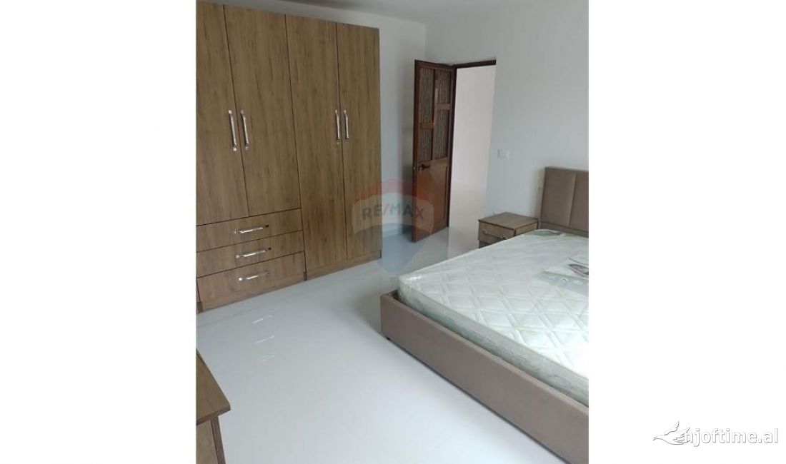 Shtepi me qera Apartament ne Tirane, 2+1, Mobilimi E mobiluar, Pagesa 400  Euro.