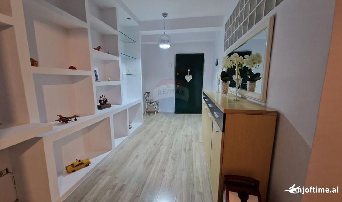 Shtepi me qera Apartament ne Tirane, 1+1, Mobilimi E mobiluar, Pagesa 650  Euro.