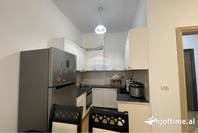 Shtepi me qera 2+1 ne Tirane - 400 Euro