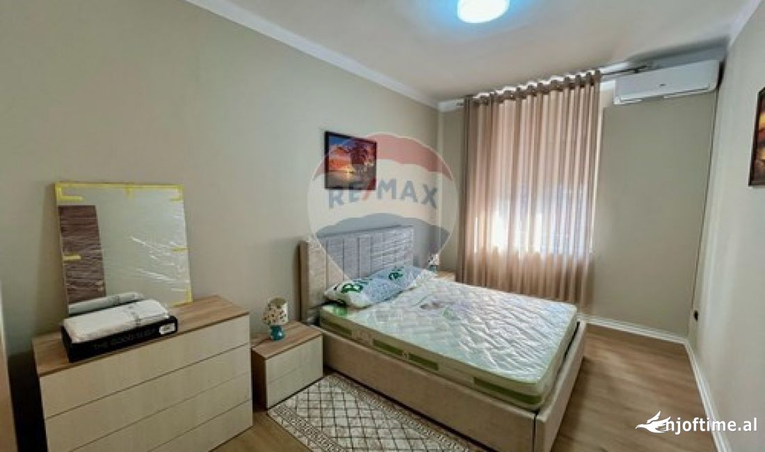 Shtepi me qera Apartament ne Tirane, 2+1, Mobilimi E mobiluar, Pagesa 700  Euro.