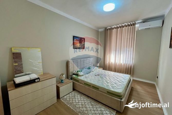 Jepet apartament 1+1 me qiraTek Pallatet Agimi