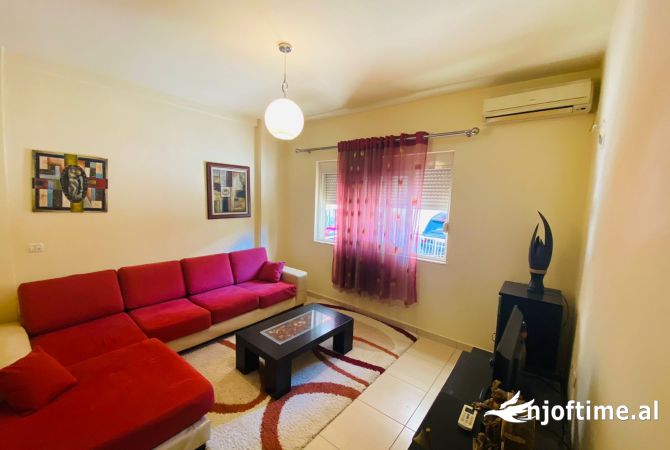 Shtepi me qera 1+1 ne Tirane - 40,000 Leke
