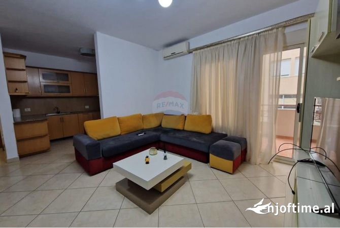 Shtepi me qera 2+1 ne Tirane - 500 Euro