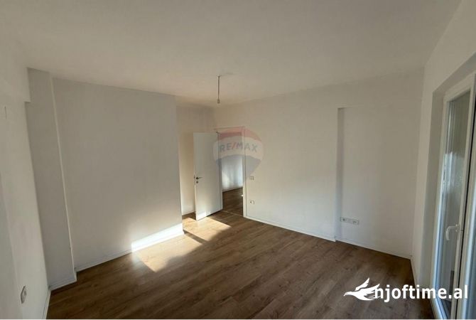 Ambient biznesi me qera 3+1 ne Tirane - 700 Euro