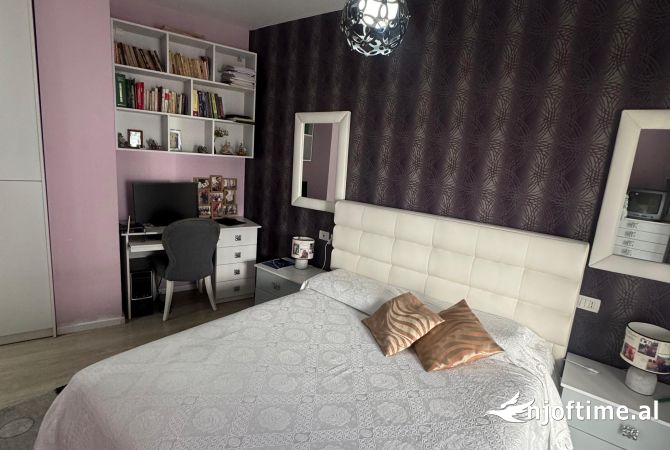Shtepi ne shitje Apartament ne Tirane, 2+1, Mobilimi E mobiluar, Pagesa 230,000  Euro.