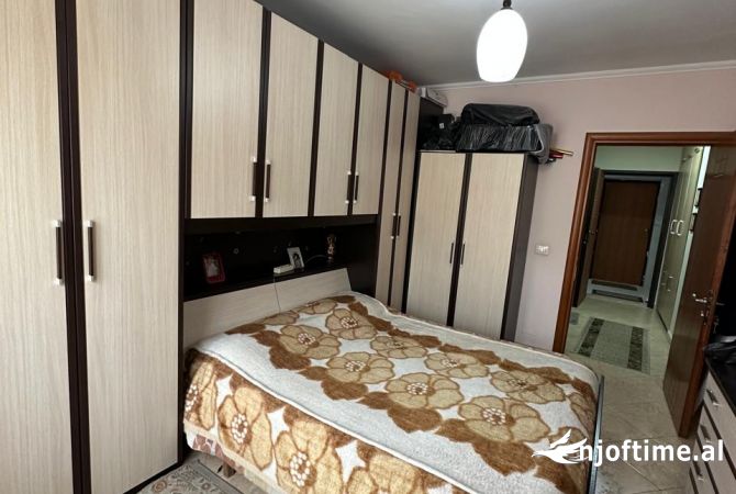 Shtepi me qera Apartament ne Tirane, 1+1, Mobilimi E mobiluar, Pagesa 400  Euro.