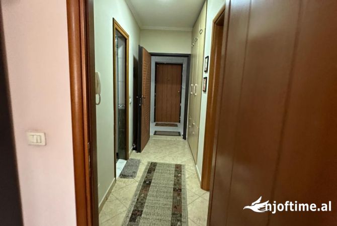 Shtepi me qera Apartament ne Tirane, 1+1, Mobilimi E mobiluar, Pagesa 400  Euro.