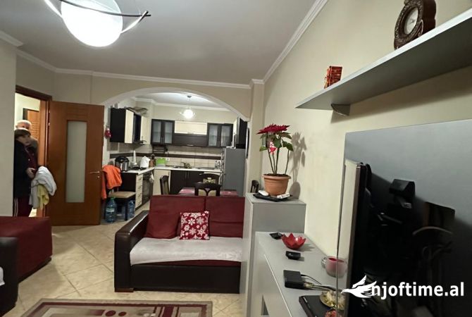 Shtepi me qera 1+1 ne Tirane - 400 Euro