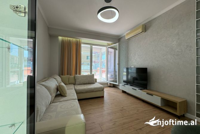 Shtepi me qera 2+1 ne Tirane - 1,000 Euro