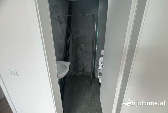 Jepet me qera 3+1+2+ post parkimi