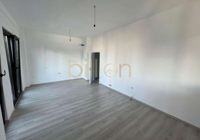 Ambient biznesi me qera 3+1 ne Tirane - 800 Euro